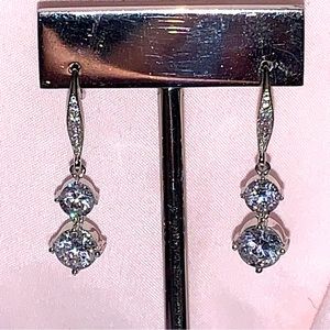Beautiful Woman Beautiful Jewelry, Leaver back Cubic Zirconia Earrings